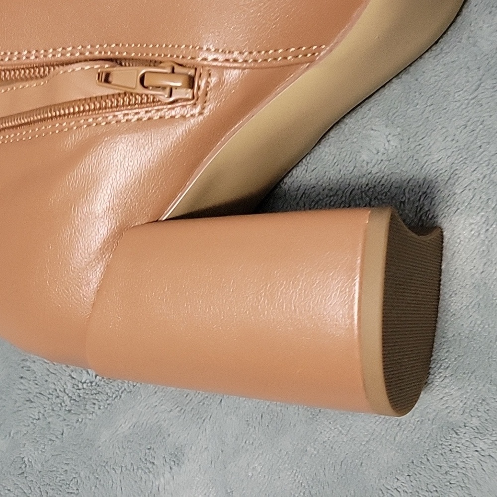 New With Box. Steve Madden Camel Color Lizah Tall Boots With Heel - Picture 5 of 10
